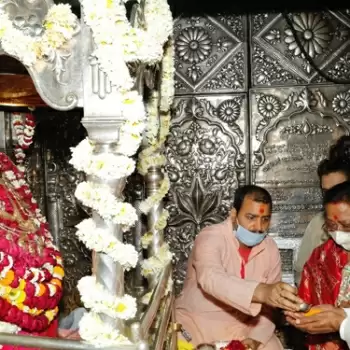 राष्ट्रपति ने माँ विन्ध्यवासिनी देवी का दर्शन-पूजन किया