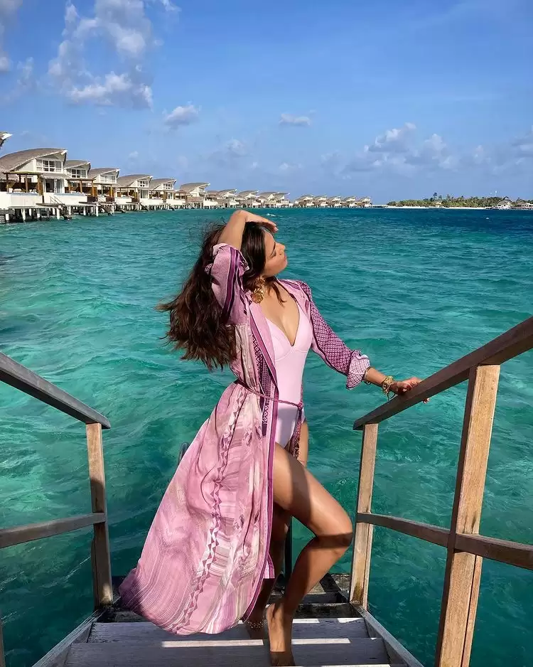 Malavika Mohanan ने शेयर की अपनी हॉट तस्वीरें, अदाएं देख उड़ जाएंगे होश!
