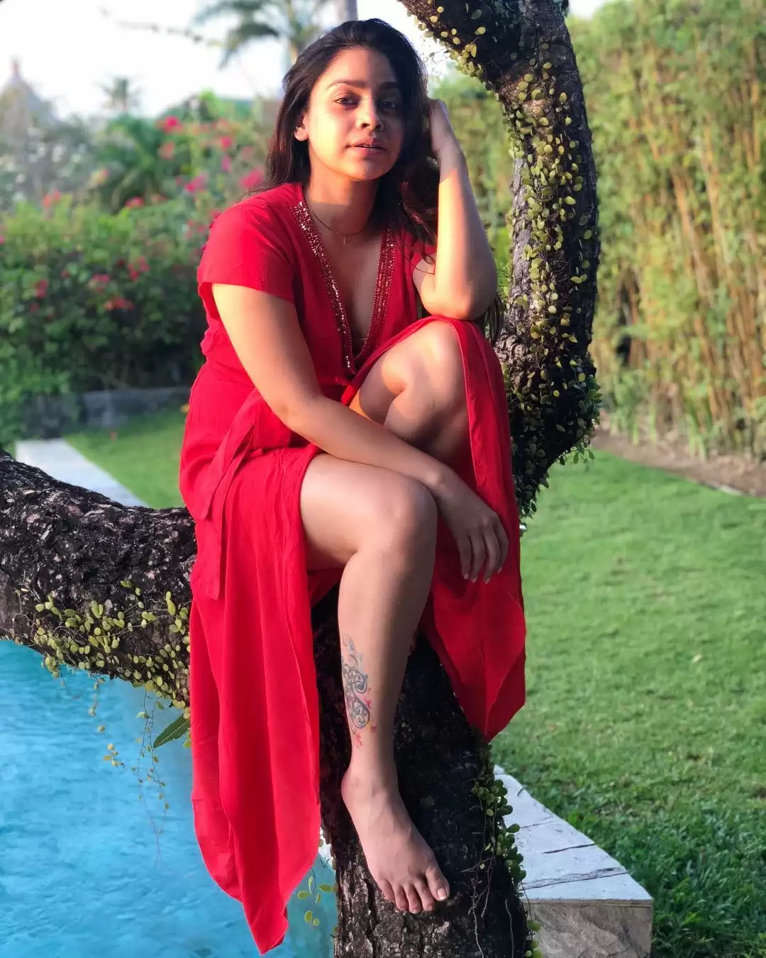 Sumona Chakravarti है बेहद हॉट, तस्वीरों से सोशल मीडिया पर लगई आग