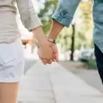 अगर पार्टनर संग जा रहे है घूमने तो इन तरीकों से ट्रिप को बनाएं यादगार