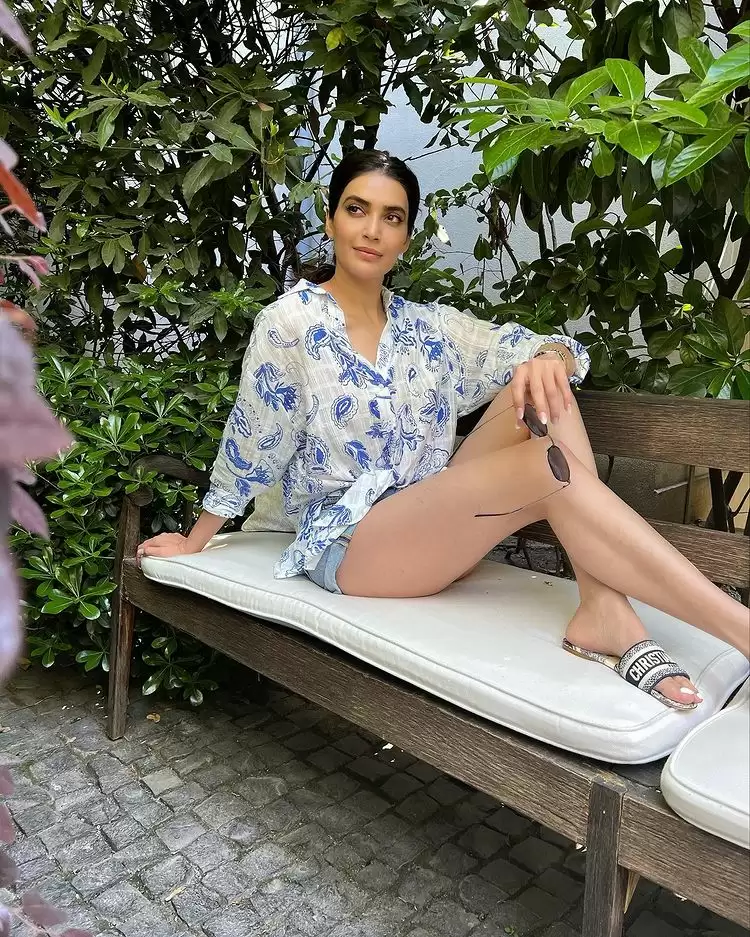 Karishma Tanna Bikini