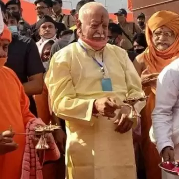 महाकुम्भ: संघ प्रमुख ने हरिद्वार में कई घाटों का किया लोकर्पण