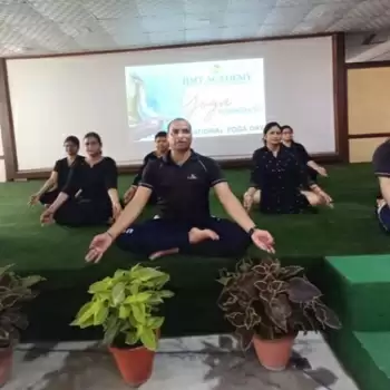 IIMT Academy में उत्साह के साथ मनाया गया अंतर्राष्ट्रीय योग दिवस