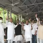 राजस्थान की सियासत: टल रहा है खतरा, बैठक में शामिल हुए 107 विधायक