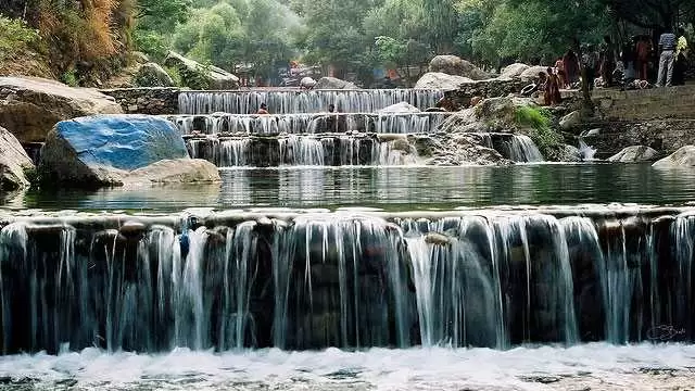 जाने कौन से है ऐसे जल स्त्रोतों जहां स्नान करने से दूर होते हैं समस्त रोग, कैंसर से लेके बहुत सी बीमारियों का होता है इलाज