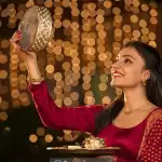 Karwa Chauth 2020: क्या आप जानते है की करवा चौथ पर चंद्रमा को क्यों अर्घ्य दिया जाता है