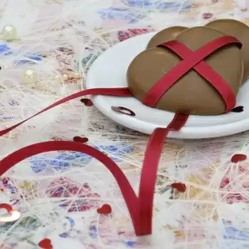 Happy Chocolate Day 2021: ये प्यार भरे मैसेज़ेस बजे और मनाएं इस दिन को
