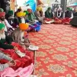 नए कृषि कानूनों के ख़िलाफ़ आंदोलन तेज़, उपवास पर बैठे किसान