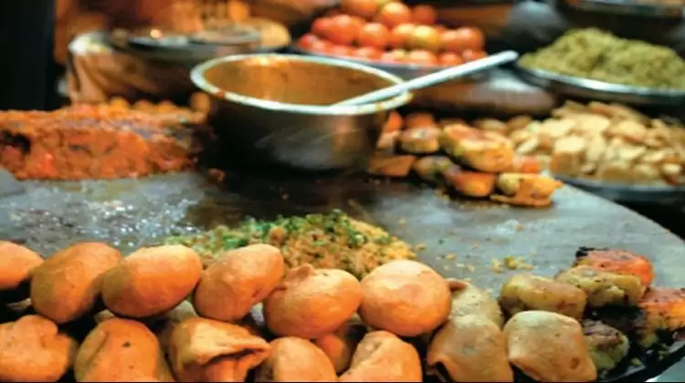 अगर आप फूडी है तो ये चटपटी गलियाँ आपके लिए बिलकुल परफेक्ट है