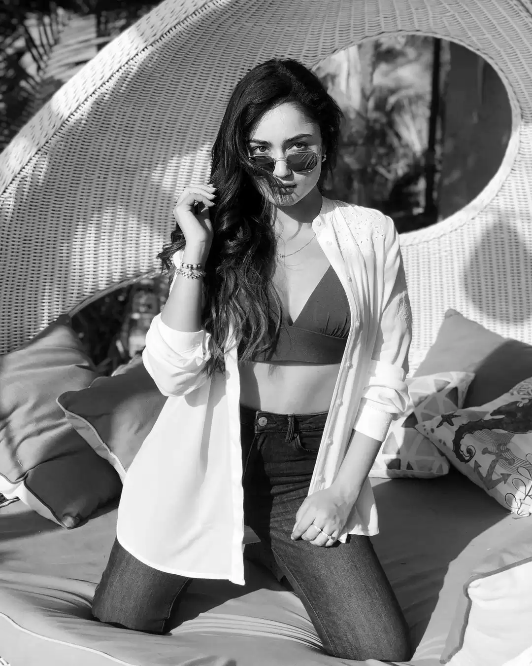 Tridha Choudhury ने शेयर की शानदार तस्वीरें, बोल्ड अदाओं से उड़ाए सबके होश