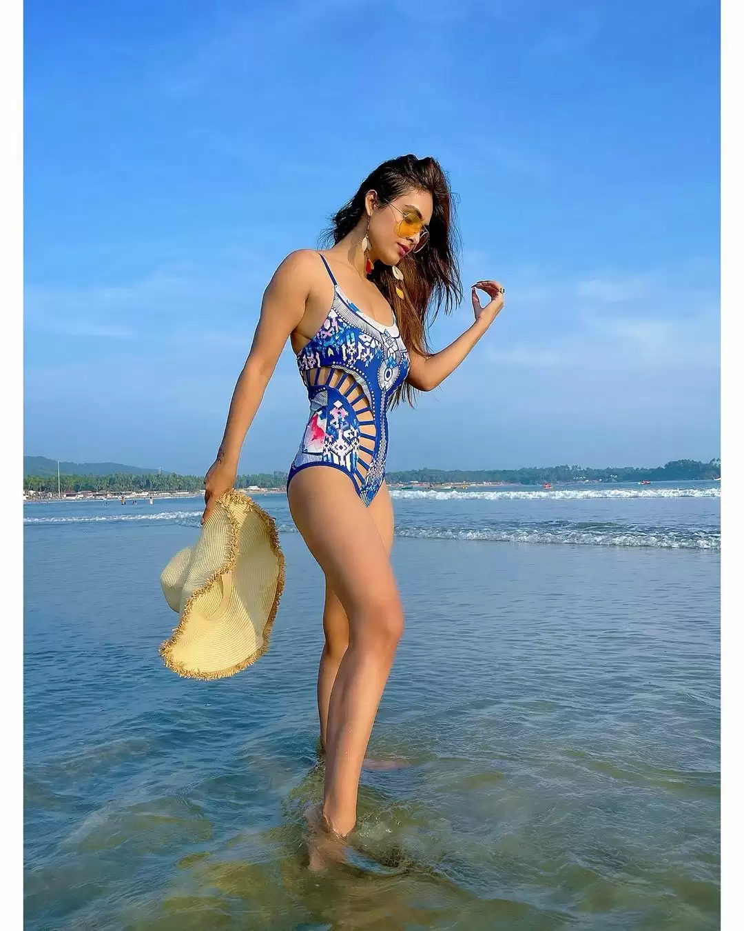 Neha Malik ने दिखाई अपनी दिलकश अदाएं, यहां देखे तस्वीरें