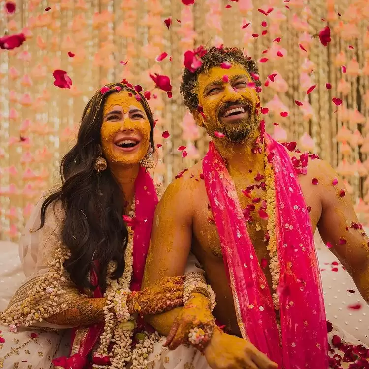 Vickat Wedding Pictures: कैटरीना और विक्की की ड्रीमी वेडिंग तस्वीरें हो रही है खूब वायरल, एक नज़र देखे !!