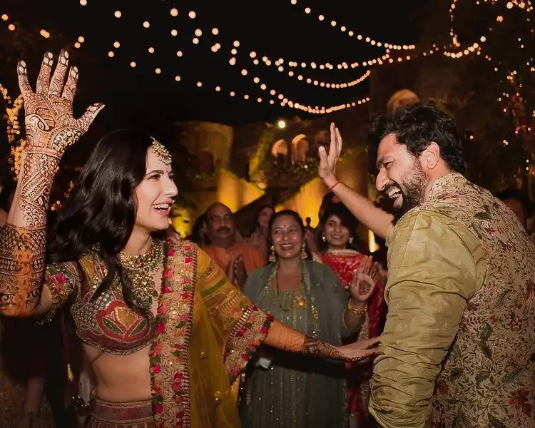 Vickat Wedding Pictures: कैटरीना और विक्की की ड्रीमी वेडिंग तस्वीरें हो रही है खूब वायरल, एक नज़र देखे !!