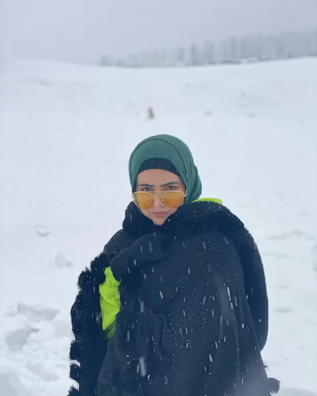 Sana Khan Honeymoon Pics: इस तरह सना खान ने अपने शौहर के साथ किया अपना हनीमून एंज्वॉय, देखे तस्वीरें