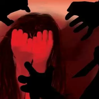 बिहार में हैवानियत: सामूहिक बलात्कार के बाद महिला को बिना कपड़ों के बिजली के खंभे पर लटकाया