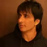 पानी के लिए परेशान गाँव वालों के लिए सोनू सूद ने लगवाए हैंडपंप
