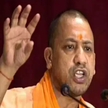 सीएम हुए नाराज तो अधिकारियों पर गिरेगी गाज