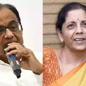 वित्त मंत्री के बयान  पर चिदंबरम ने ली चुटकी, कहा- क्या ईश्वर की दूत हैं सीतारमण