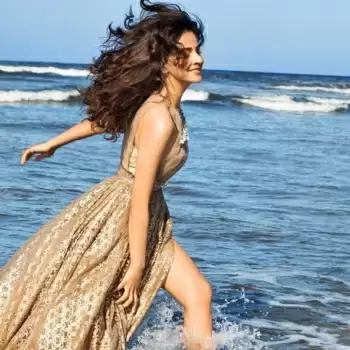बेहद बोल्ड और स्टाइलिश हैं पाकिस्तानी एक्ट्रेस सबा कमर, देखे उनकी ये खूबसूरत तस्वीरें