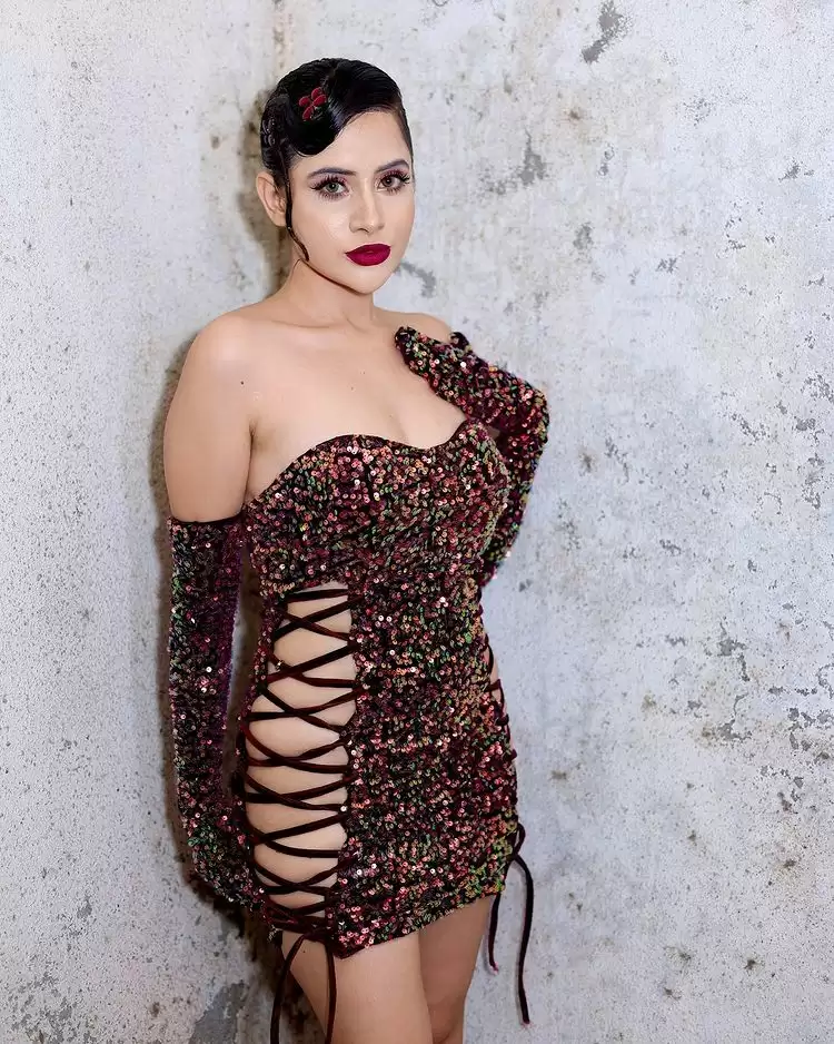 Urfi Javed Sexy Pictures