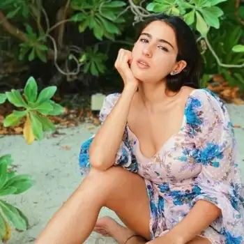 Sara Ali Khan ने दिखया ग्लैमर, देखिए खूबसूरत तस्वीरें