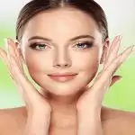 ग्लोइंग स्किन पाने के लिए आपको अपनाने होंगे ये 4 बेस्ट और ईजी टिप्स