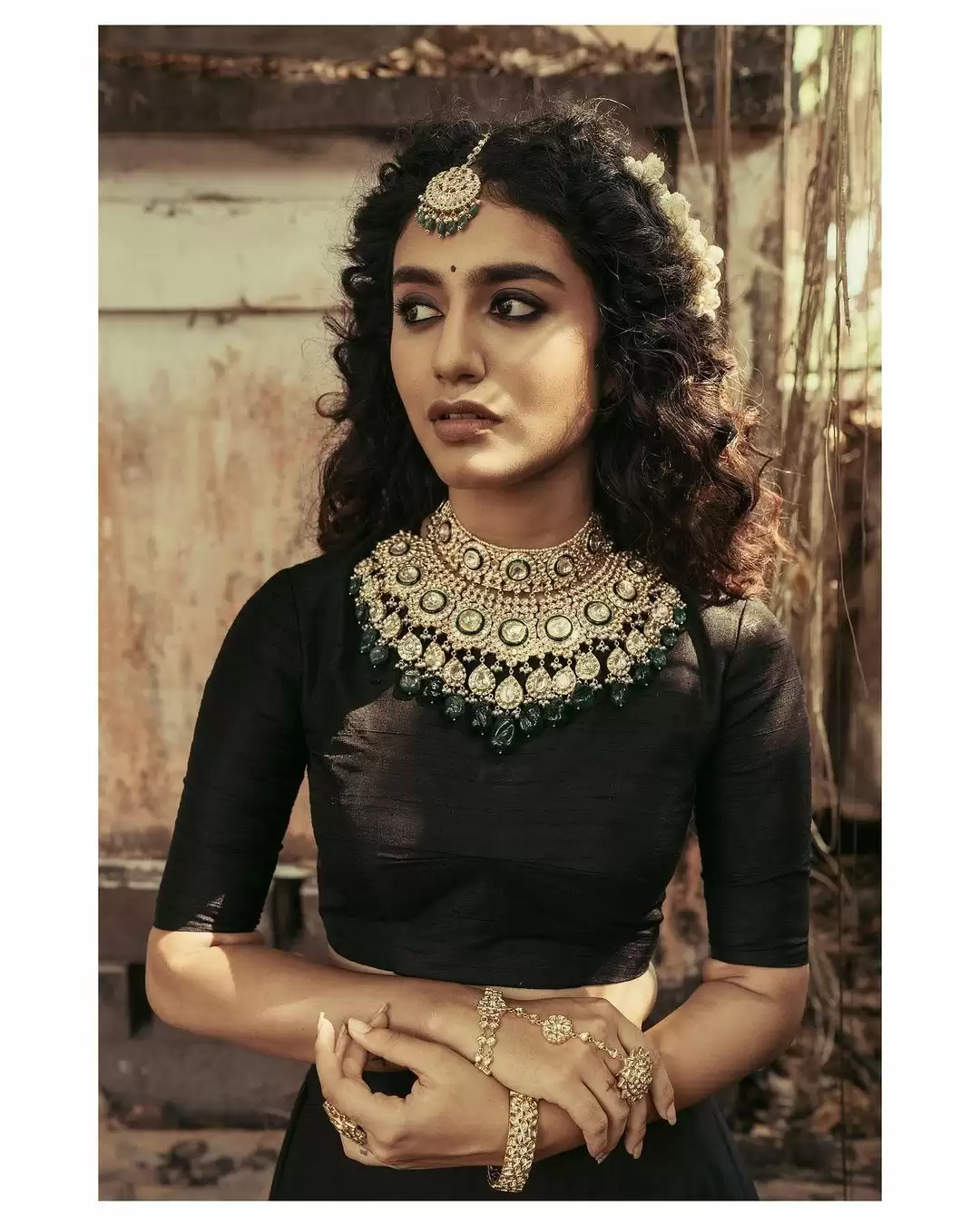 Priya Prakash Varrier ने लूट फैंस का चैन, देखे उनकी ये स्टाइलिश तस्वीरें