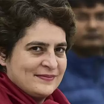 लखनऊ शिफ्ट हो सकती हैं प्रियंका गाँधी !
