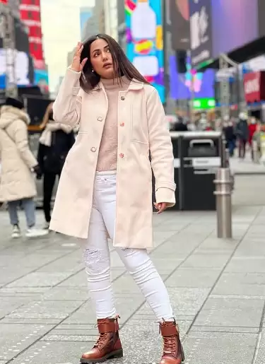 न्यूयोर्क में बॉयफ्रेंड रॉकी के साथ छुट्टियों का लुत्फ़ उठा रही है हिना खान, देखे अभिनेत्री के लेटेस्ट फोटोज