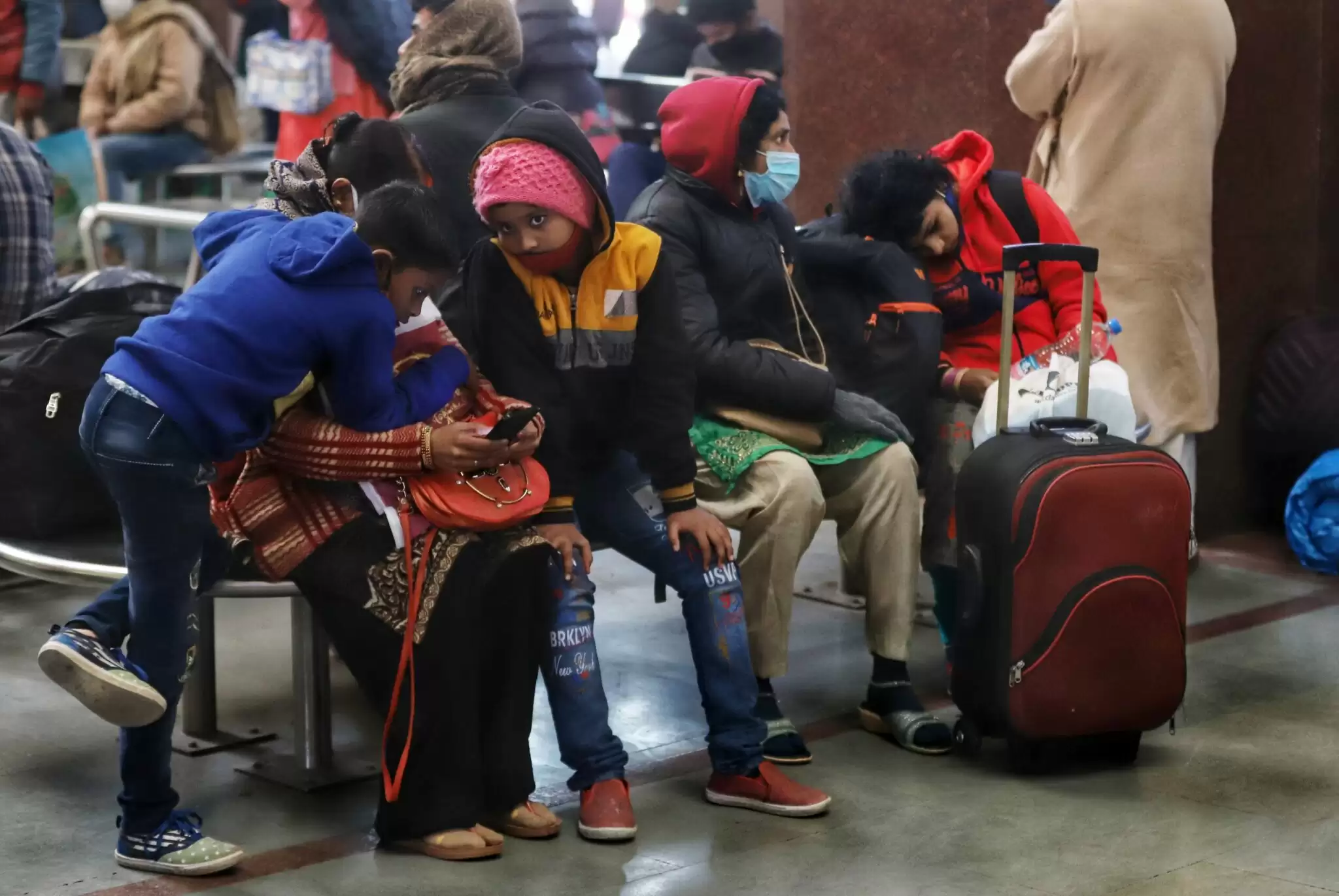 यूपी में सर्दी का सितम, मैदानी व पहाड़ी इलाकों का फर्क मिटा