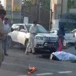 सीएम ऑफिस के सामने दो महिलाओं ने किया आत्मदाह, एक की हालत गंभीर