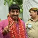 प्रवासियों के दिल्ली से जाते ही मनोज तिवारी का कटा पत्ता