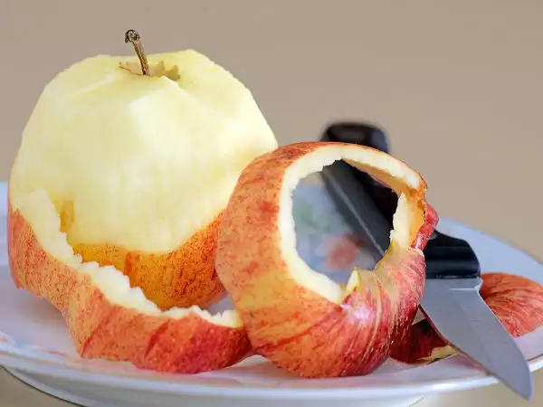 Health Benefits of Apple Peel: जाने सेब के छिलके के फायदे, सेहत के लिए होते है फायदेमंद