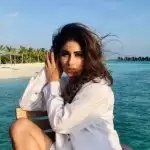 See Photos: Mouni Roy कर रही है अपना वेकेशन इंजॉय, मालदीव में आईं नजर