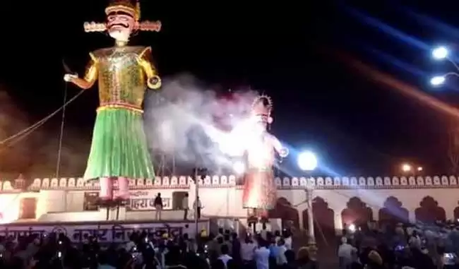 Happy Dussehra: इन 5 जगहों का दशहरा मेला दुनियाभर में है फेमस, जाने इनकी खासियत