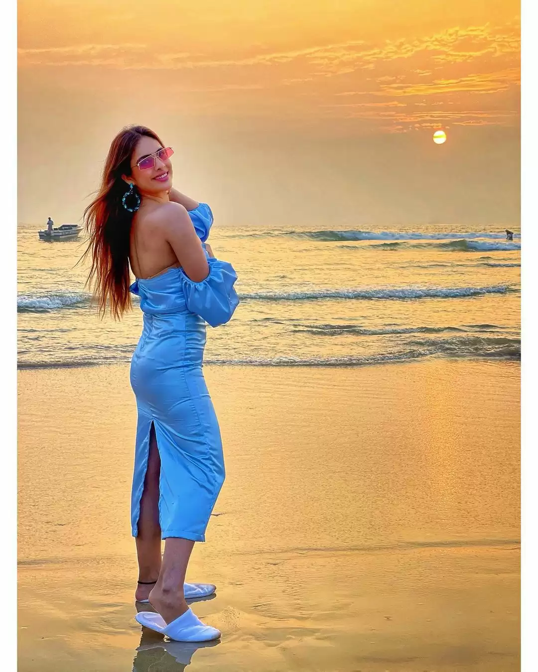Neha Malik ने दिखाई अपनी दिलकश अदाएं, यहां देखे तस्वीरें