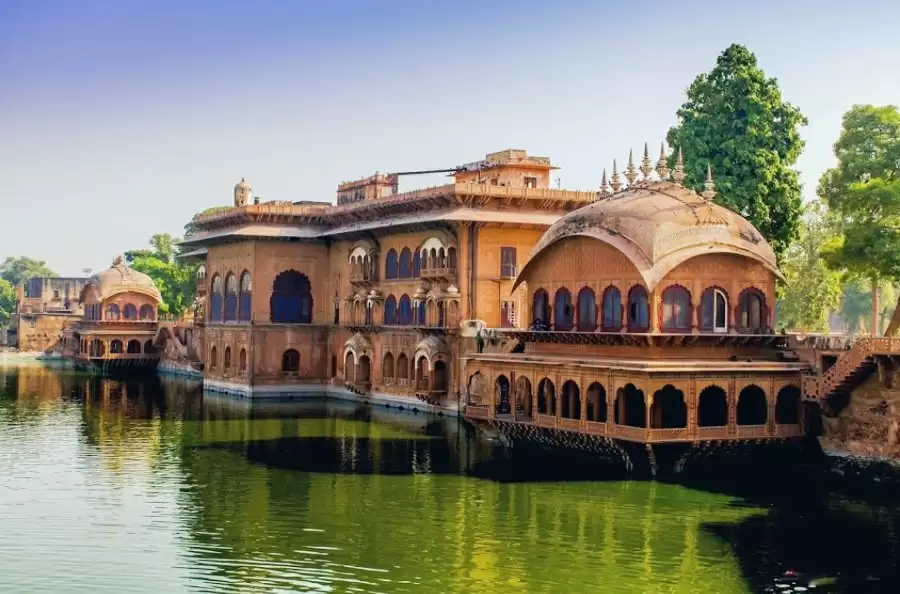 भरतपुर की इन जगहों पर जरूर जाएं, मिलेगा अलग अनुभव