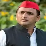 चौतरफा फजीहत के बाद बदले सपा अध्यक्ष के सुर, ट्वीट कर दी सफाई