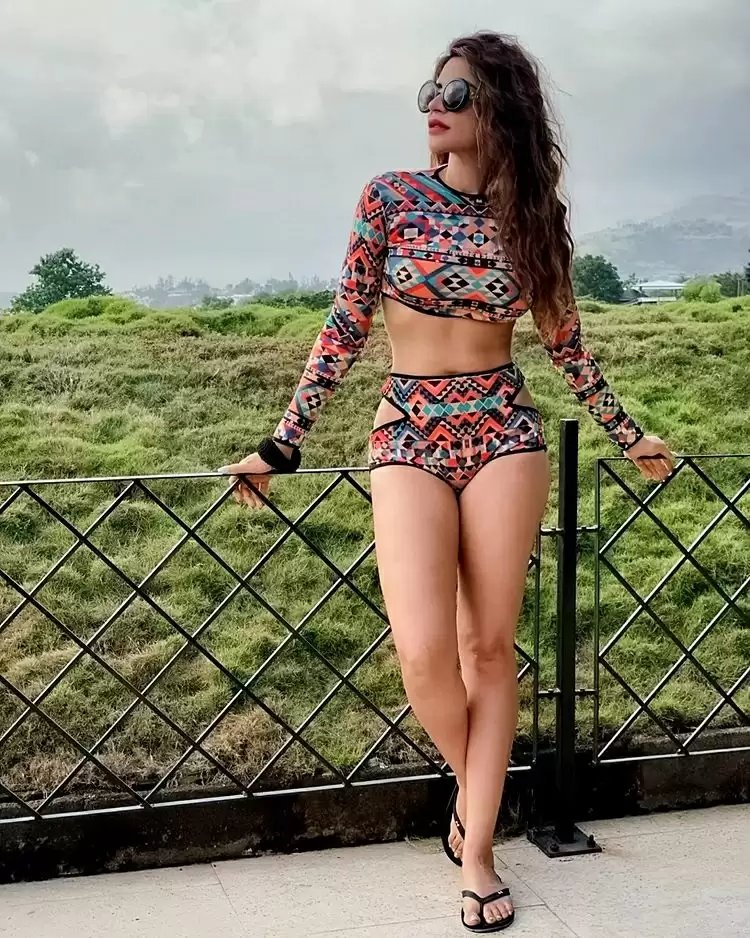 Shama Sikander की ये तस्वीरें देख हो जाएंगे दीवाने!!
