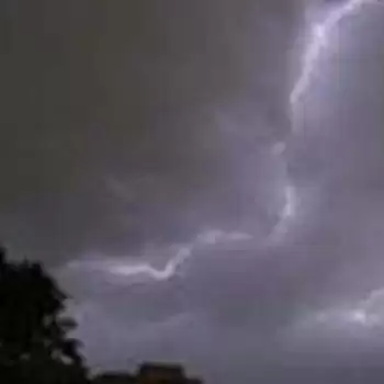 पश्चिम बंगाल के तीन ज़िलों में वज्रपात से 20 लोगों की मौत