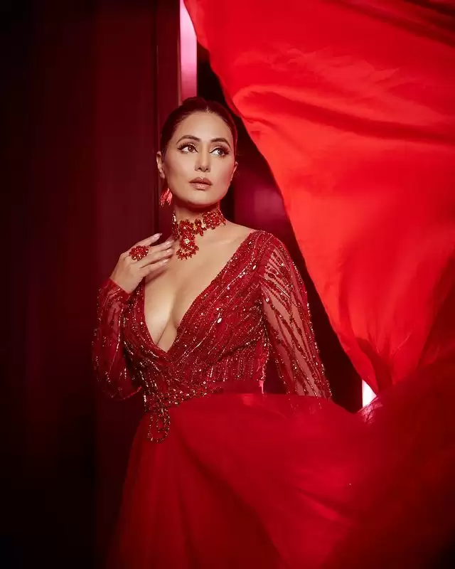 Hina Khan के बोल्ड लुक ने बनाया दीवाना, देखे तस्वीरें