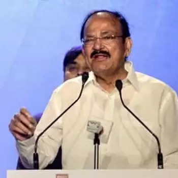 कॉर्पोरेट प्रशासन के सभी मामलों में पारदर्शिता सुनिश्चित करना महत्वपूर्ण: वेंकैया नायडू