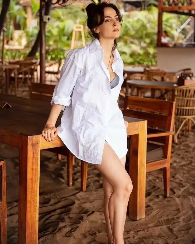Elli Avram