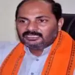 योगी के मंत्री को  लग रहे पेट्रोल के दाम अब भी कम