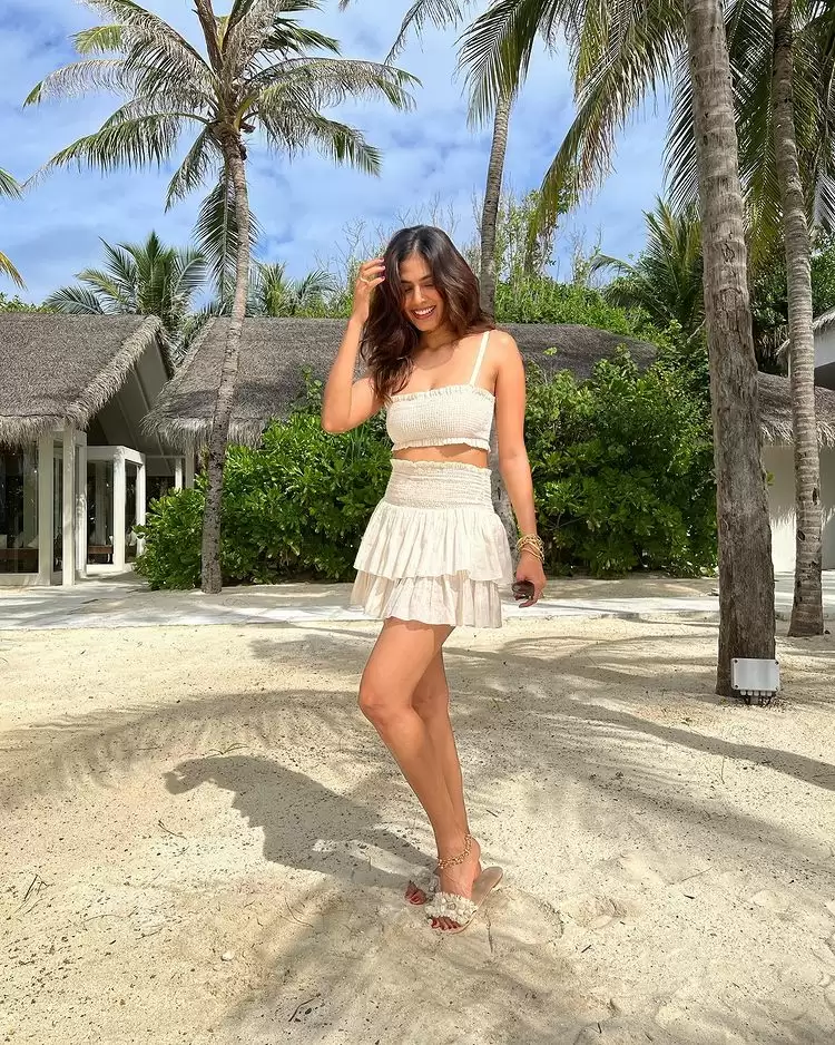 Malavika Mohanan ने शेयर की अपनी हॉट तस्वीरें, अदाएं देख उड़ जाएंगे होश!