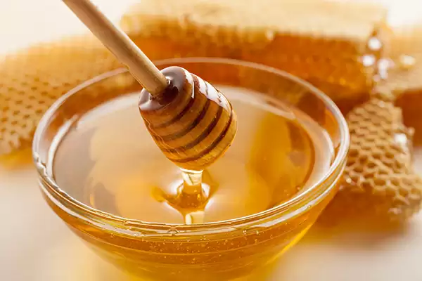 गर्दन के कालेपन से छुटकारा पाने के लिए इनमें से कोई एक उपाय जरूर आजमाएँ