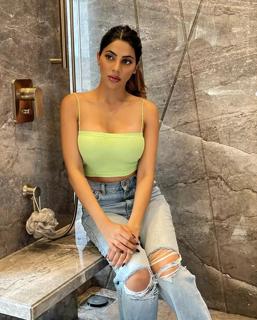 Nikki Tamboli है टीवी की सबसे बोल्ड बाला, देखे तस्वीरें