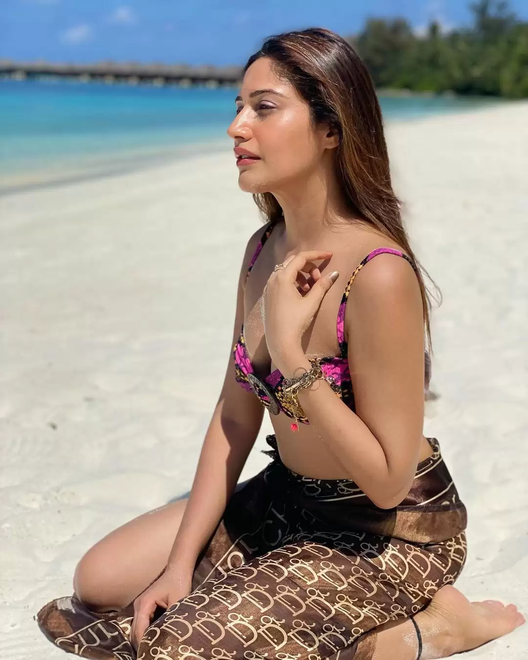 ‘नागिन 5’ की फेम Surbhi Chandna ने दिखया अपना बोल्ड अंदाज, तस्वीरें देख उड़ जाएंगे होश