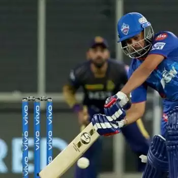 पृथ्वी शॉ की तूफानी पारी से DC ने KKR को चटाई धूल