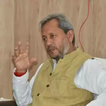 सड़कों के निर्माण कार्यों में गुणवत्ता का विशेष ध्यान रखा जाए: तीरथ सिंह रावत